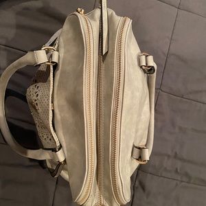 Large gray purse with lots of compartments EUC